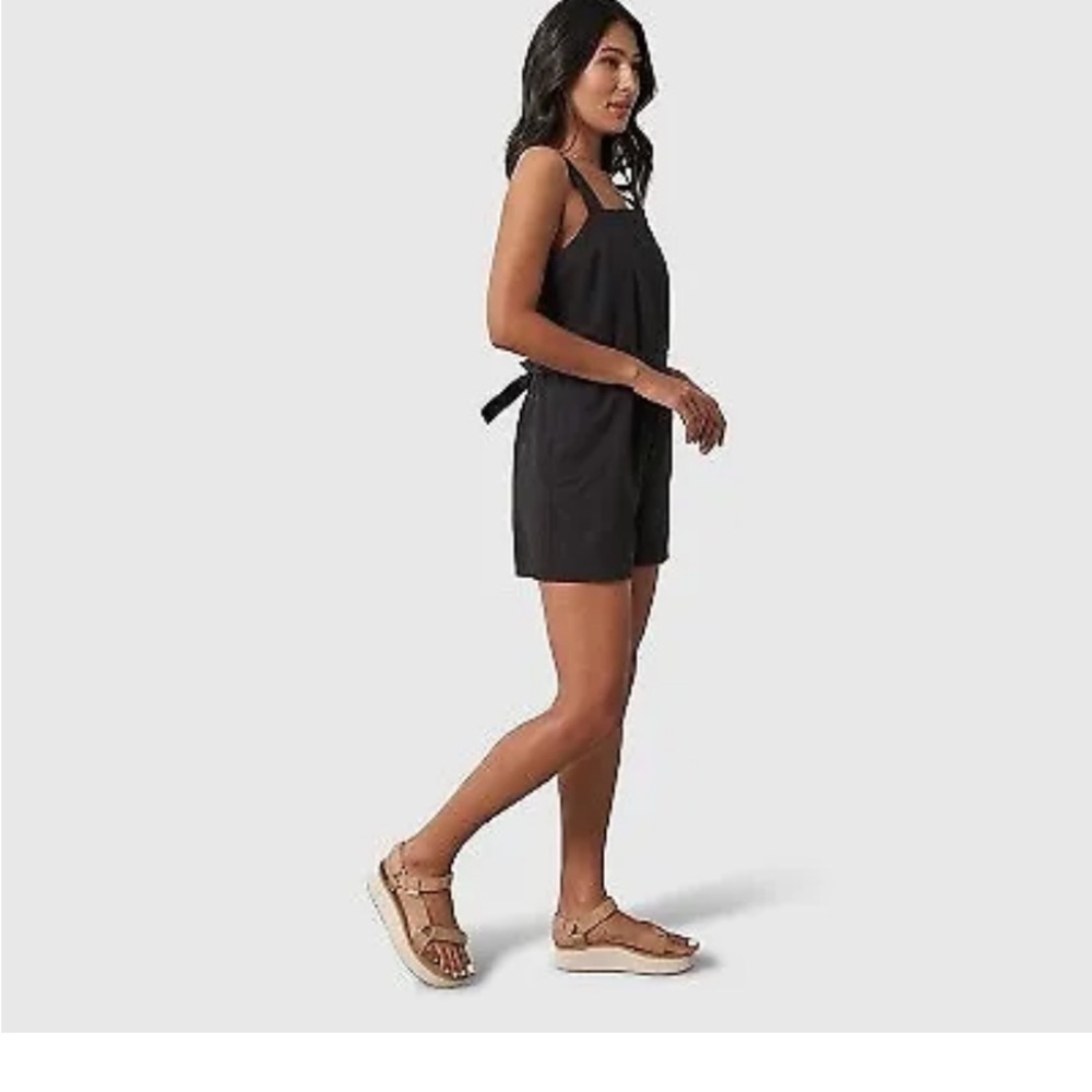 United By Blue Women's Size
Medium Black 100% Organic
Cotton Retro Romper new - Picture 5 of 12